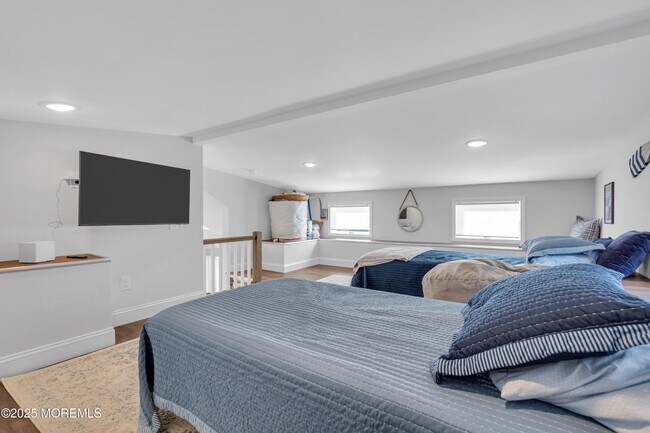 Building Photo - 101 W Cove Way