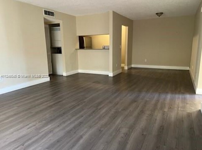 Building Photo - 8550 SW 149th Ave