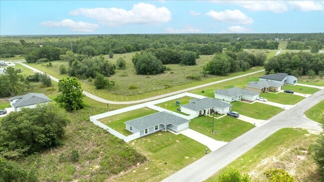 Building Photo - **Discover Your Dream Home in Marion Oaks**
