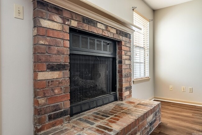 Building Photo - 12270 Maryland Pl