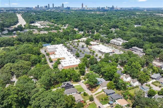 Building Photo - 1578 Lincoln Ave SE