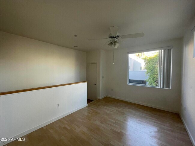 Building Photo - 3633 N 3rd Ave