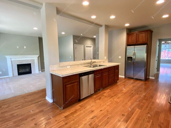 Building Photo - Spacious Corner Home in Prime SW Bend Loca...