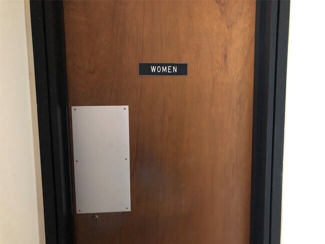 Building Photo - 1113 Lawrence St