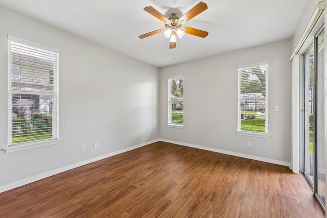 Building Photo - Spacious 3-Bedroom Townhome with Loft & Green-Space Views | Oviedo
