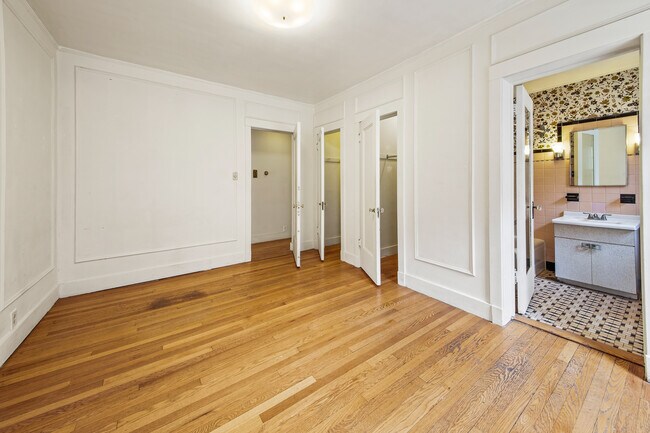 Building Photo - 3006 W Logan Blvd