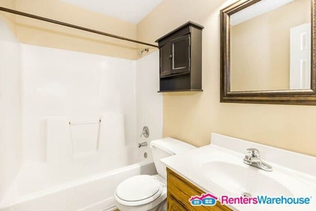Building Photo - Beautiful 3 bed, 2.5 baths in Kearney. Ava...