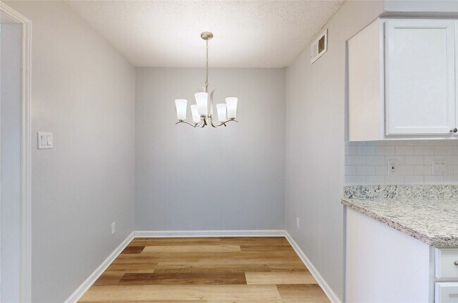 Building Photo - 14147 Misty Meadow Ln