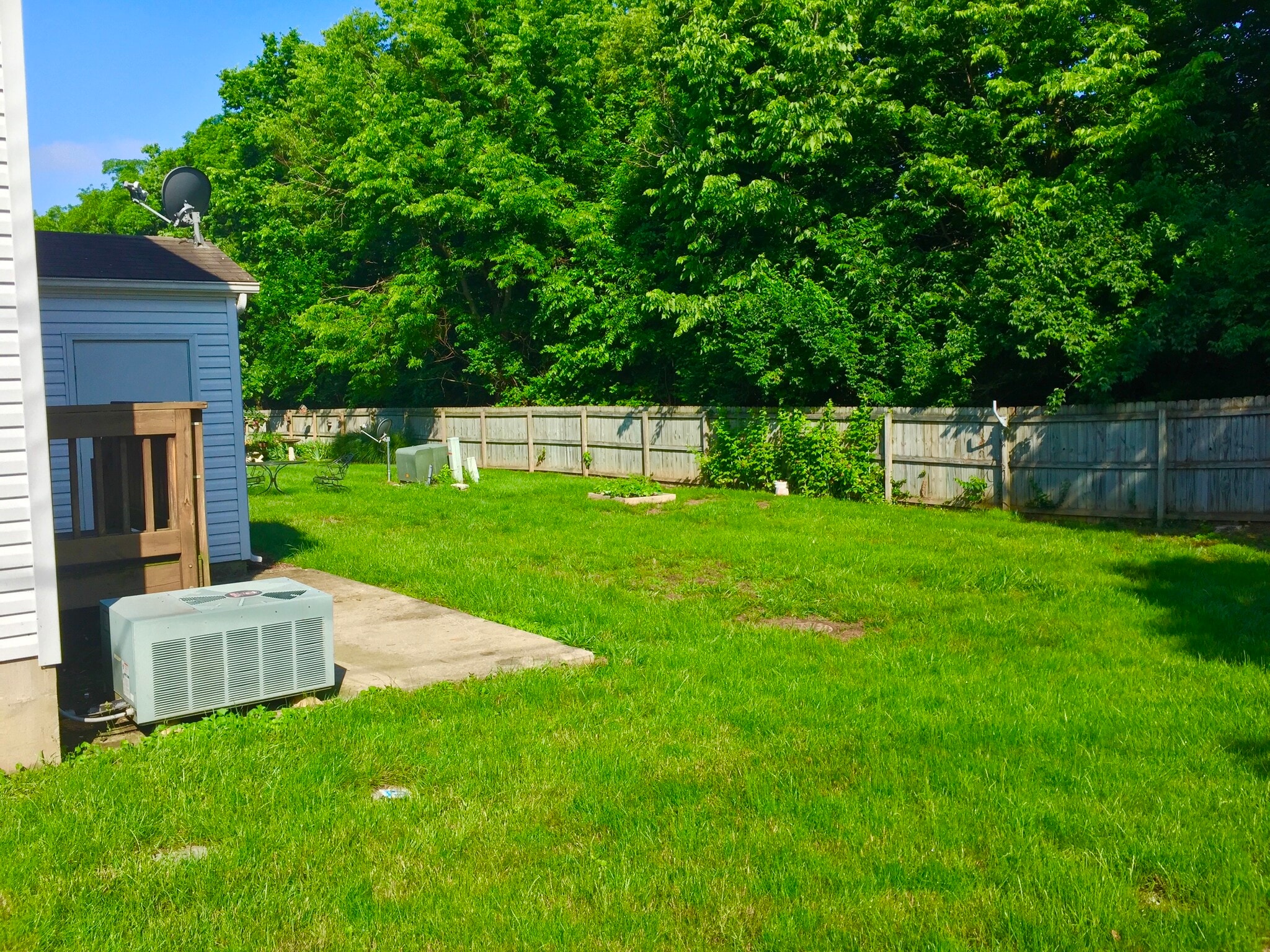 Building Photo - 400 Wabarto Way