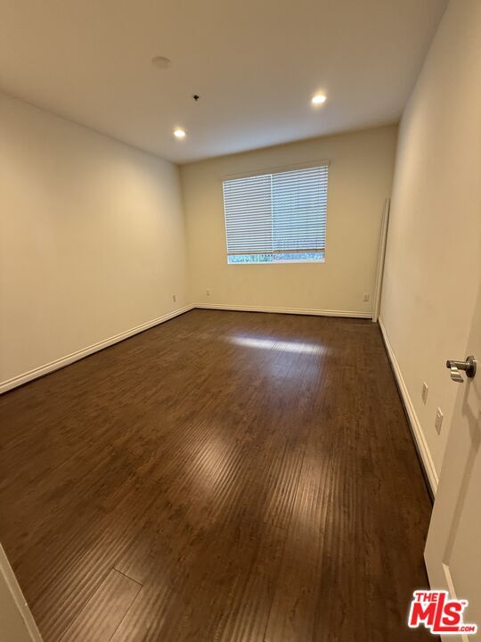 Building Photo - 962 S Gramercy Dr