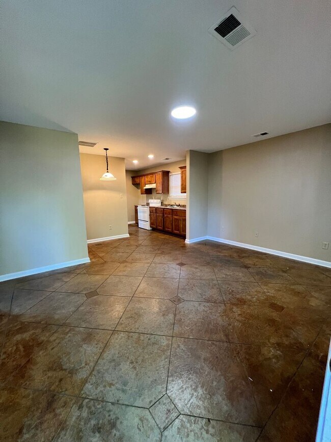 Building Photo - 3 BD 1 BA home in Millington! Minutes from Navy Base