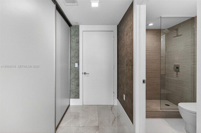 Building Photo - 300 Sunny Isles Blvd