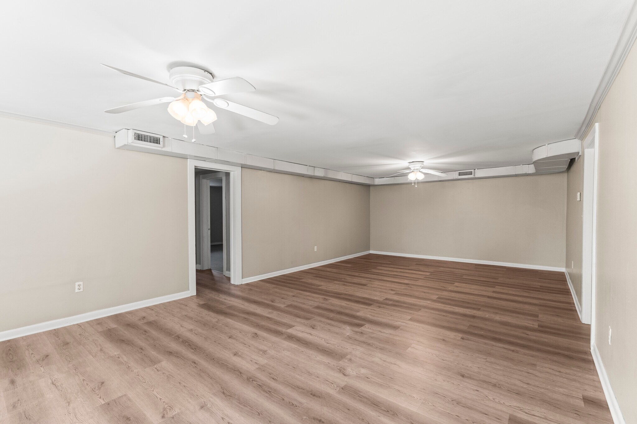 Building Photo - 5013 Eastview Terrace