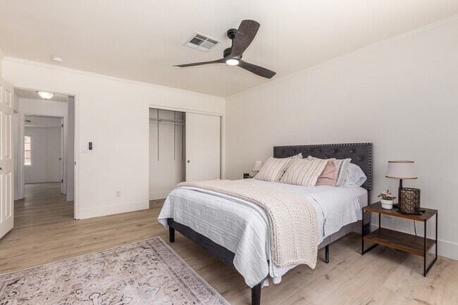 Building Photo - 15433 N 63rd St