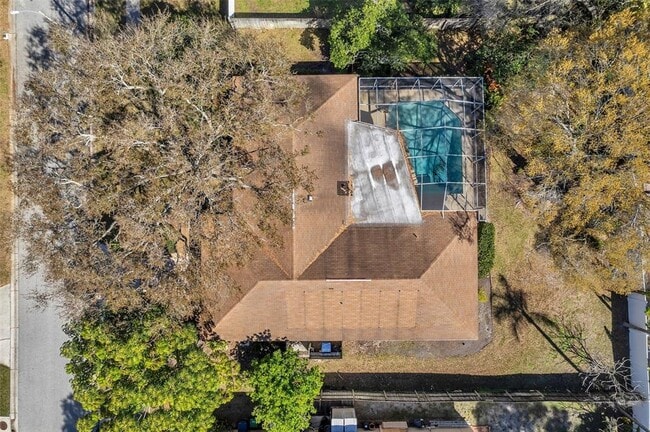 Building Photo - 8789 Maplewood Rd