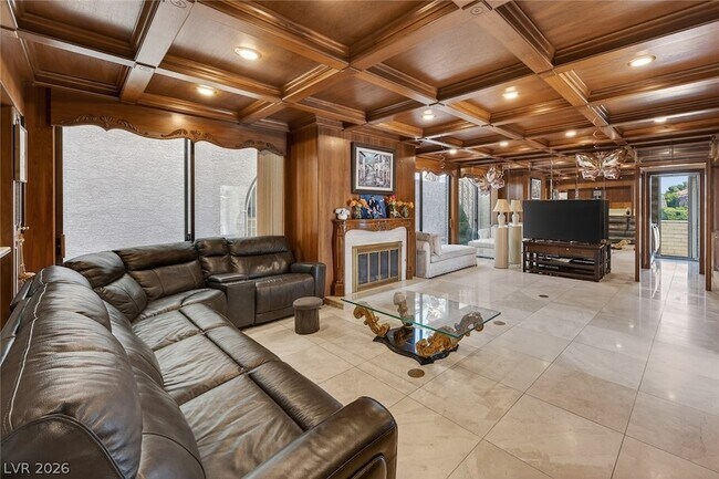 Building Photo - 2834 Queens Courtyard Dr
