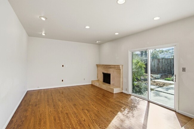 Building Photo - 6137 Banner Dr