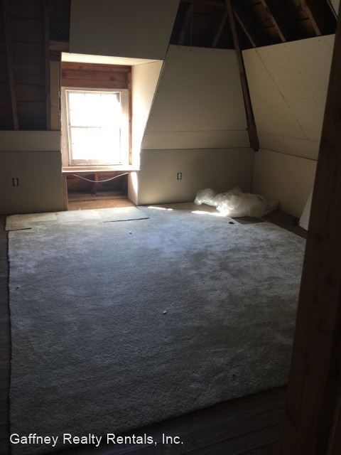 Building Photo - 2 br, 1.5 bath House - 727 College Drive