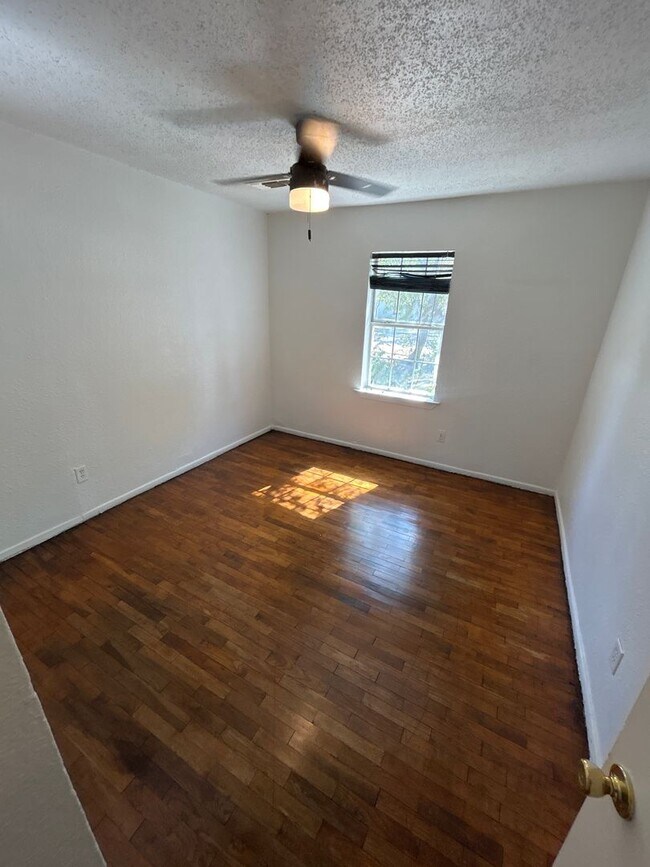 Building Photo - The stunning home feels like home!