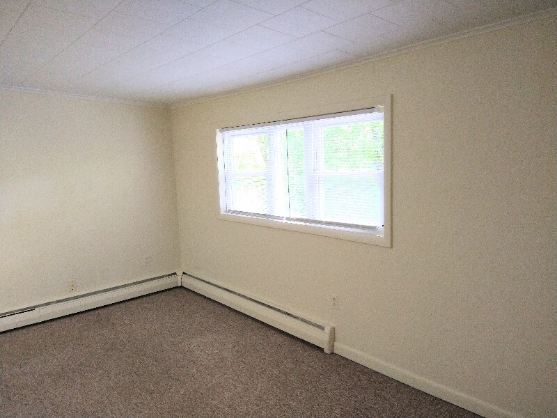 Building Photo - 261 S Riverside Rd