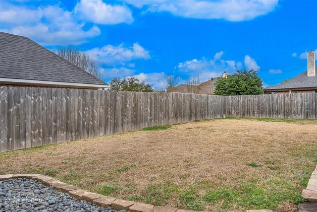 Building Photo - 3303 Colonial Dr