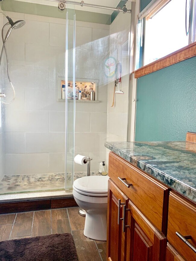 Building Photo - Spacious Rowhouse on Cul-de-sac in SW Longmont for Lease!