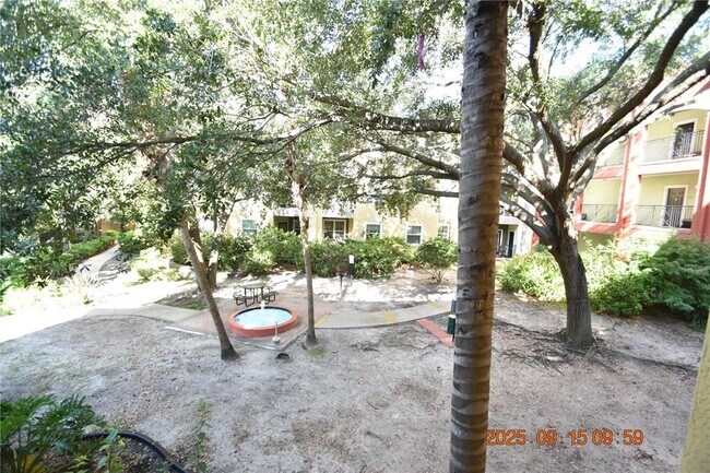 Building Photo - 1810 E Palm Ave