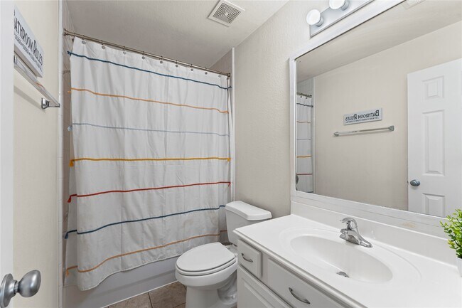 Building Photo - 3202 Clearview Cir