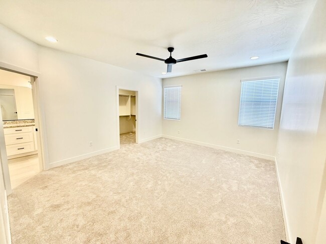 Building Photo - Adorable 3-BR Home In The Heart of Washington