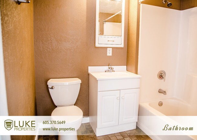 Building Photo - 814 N Indiana Ave