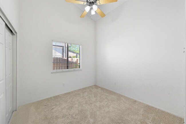 Building Photo - 8909 Romayne Ln