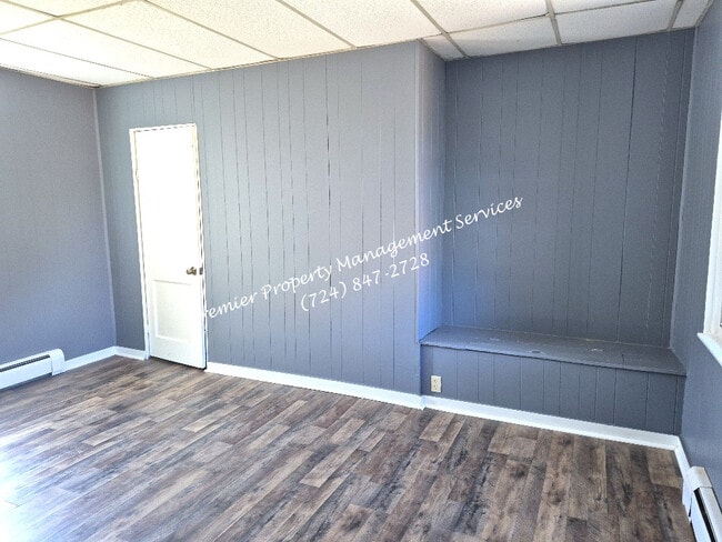 Building Photo - 421 Schiller St