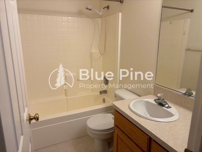 Building Photo - 3863 Ridgeview Cir