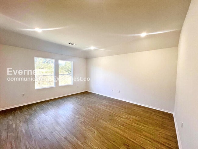 Building Photo - 1511 Ridgefield Cir