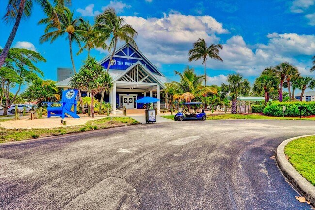 Building Photo - 353 S US Hwy 1