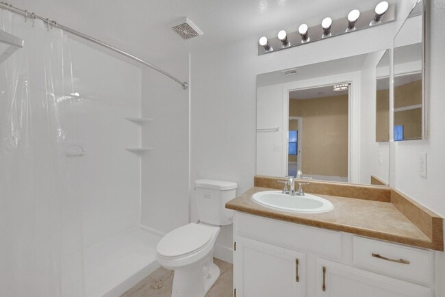 Building Photo - Henderson 2 Bedroom Condo