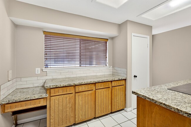 Building Photo - 6030 Gallant Forest Dr