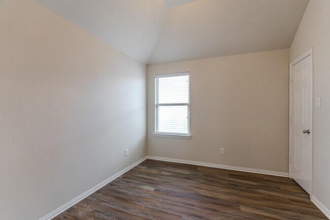 Building Photo - 8118 Little Scarlet St