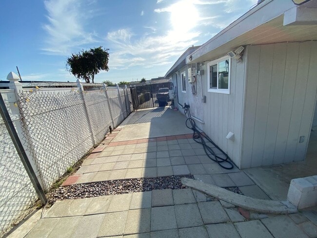 Building Photo - 15522 Claretta Ave
