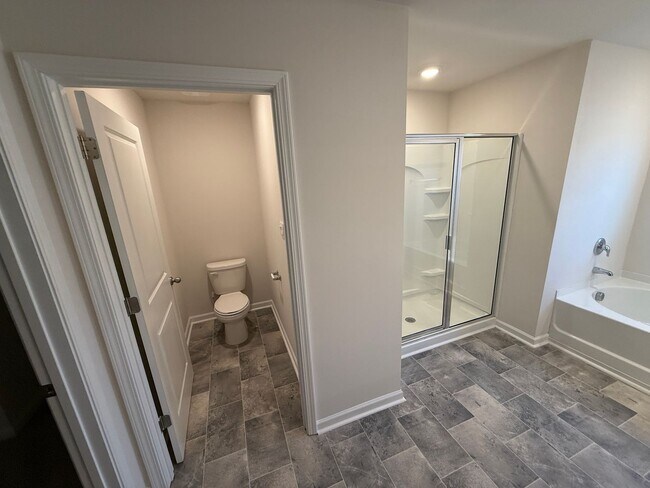 Building Photo - Like New Beautiful Home in Locust!