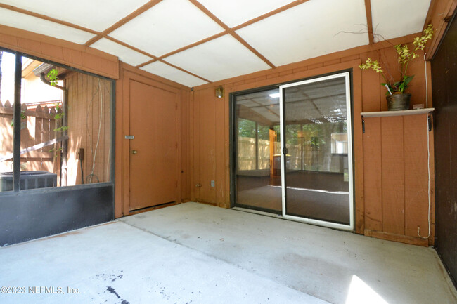 Building Photo - 4328 Melissa Ct W