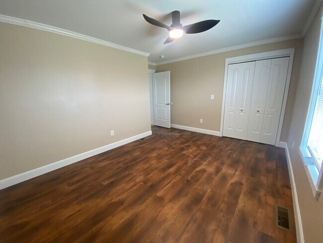 Building Photo - Brand new construction 5 bedroom 3 bath wi...
