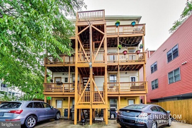 Building Photo - 3573 Warder St NW