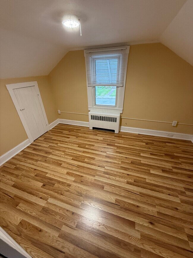 Building Photo - 231 Mansfield Ave