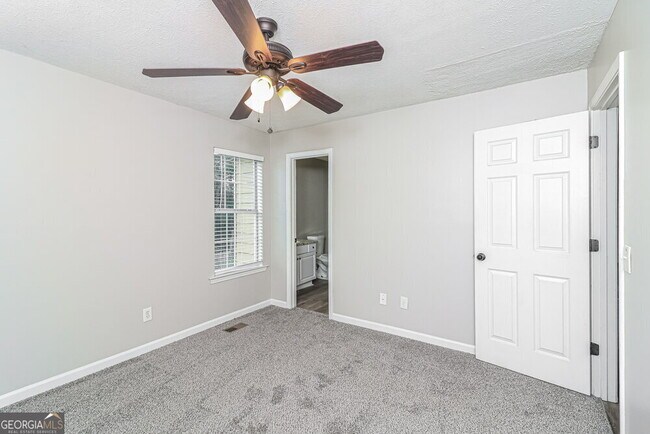 Building Photo - 24 Quail Run