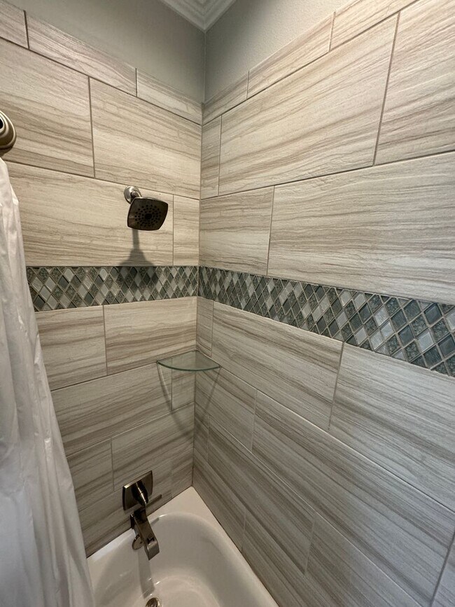 Building Photo - 629 Dumaine Dr