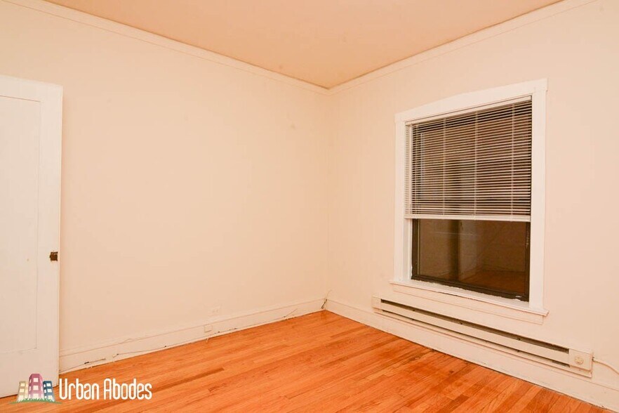 Building Photo - 1312 Oak Ave