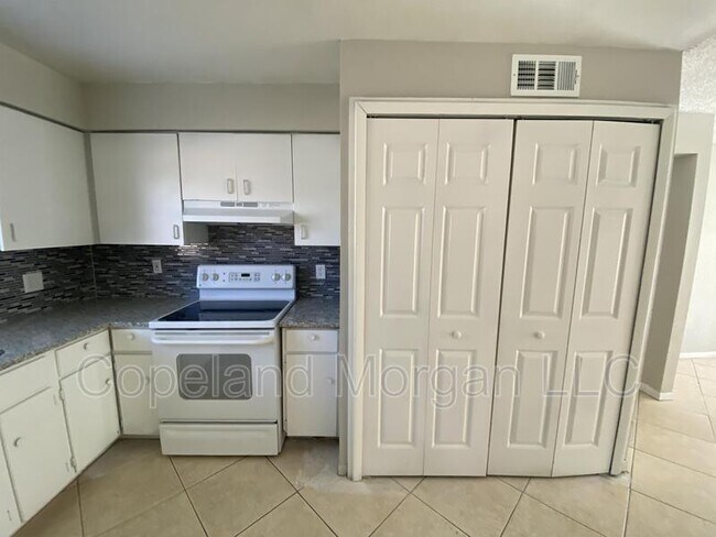 Building Photo - 5615 E 127th Ave