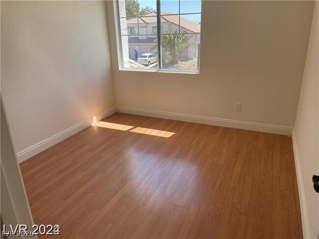 Building Photo - 3465 Western Sunset Ct