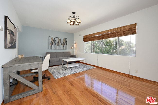 Building Photo - 3743 McLaughlin Ave